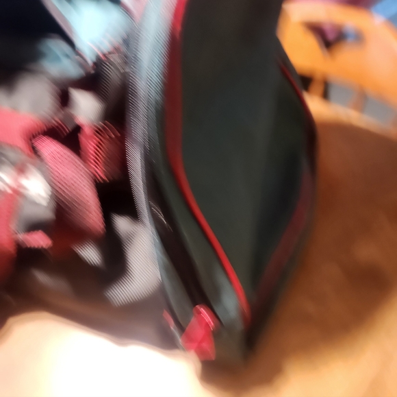 Green And Red Duffle Bag - Picture 8 of 9